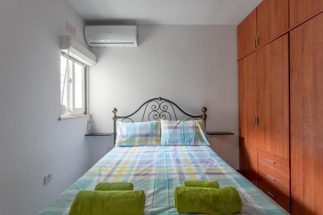 Sea View Apartment In St Paul'S Bay San Pawl il-Baħar Kültér fotó